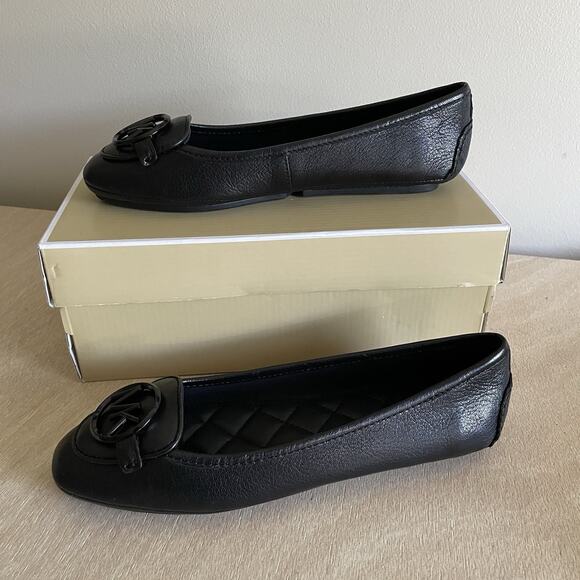 Michael Kors Lillie Moc Flats - Picture 1 of 11